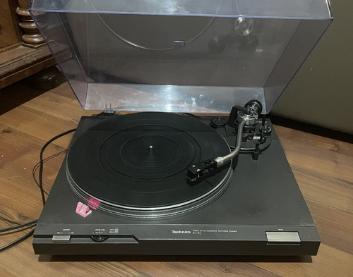 Technics 2 turntable - technics,